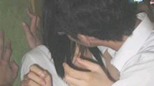 Khởi tố gã thanh niên nhiều lần dụ dỗ bé gái 14 tuổi làm 'chuyện người lớn'