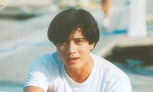 Khán giả phát sốt với loạt ảnh của thiên vương Hong Kong Quách Phú Thành thời trẻ