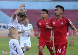 Văn Toàn đá hỏng phạt đền, HAGL thua trận thứ 3 liên tiếp