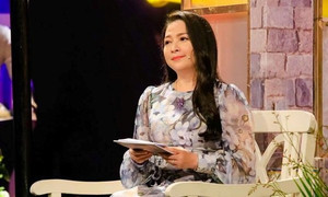 MC Quỳnh Hương khóc, nói lời chia tay 'Thay lời muốn nói' sau 19 năm