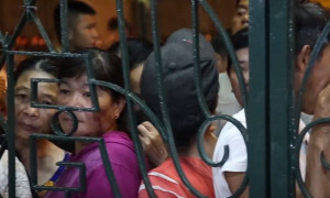 Xảy ra xô xát khi quá đông người đến viếng tại lễ tang nghệ sĩ Anh Vũ