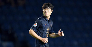 Xuân Trường giúp 'thần đồng' bóng đá Thái Lan lập kỷ lục ở giải châu Á