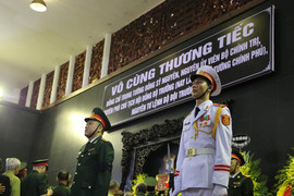 Video: Thương tiếc tiễn đưa Trung tướng Đồng Sỹ Nguyên về nơi an nghỉ cuối cùng