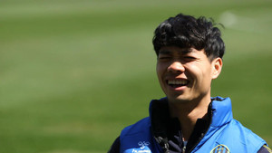 Công Phượng kể thuở thiếu thời nghèo khó, được đặt tên theo chiếc xe đạp đắt nhất trong nhà