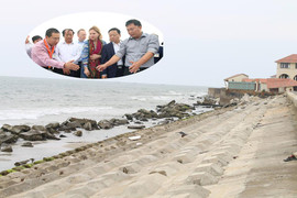 Quan chức và chuyên gia Hà Lan giúp Việt Nam cứu bờ biển Cửa Đại