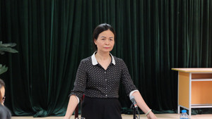 Tạm đình chỉ thầy giáo bị 'tố' dâm ô 7 nam sinh ở Hà Nội