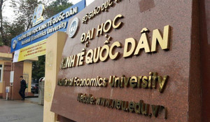 5 thí sinh Hòa Bình gian lận điểm thi, Đại học Kinh tế quốc dân cho thôi học 2 em