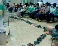 Thực hư bức ảnh người dân xếp dép thành hàng dài 'xí chỗ' ở Bệnh viện Bạch Mai