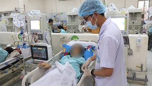 Dùng thuốc giảm cân, cô gái trẻ phải chạy thận suốt đời