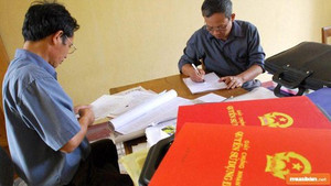 15% người dân phải 'lót tay' khi đi làm sổ đỏ