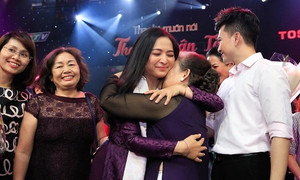 MC Quỳnh Hương rơi nước mắt trong lần cuối dẫn ‘Thay lời muốn nói’