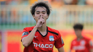 Siêu phẩm 'thần gió' của Văn Toàn đẹp nhất vòng 5 V-League