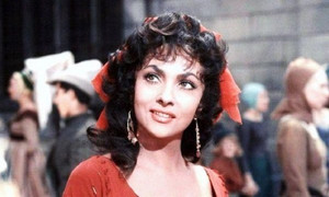 3 mỹ nhân tuyệt sắc đóng nàng Esmeralda trong 'Nhà thờ Đức Bà Paris'