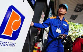 Xăng tăng thêm 1.202 đồng mỗi lít