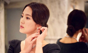 Sau tin đồn ly hôn, Song Hye Kyo bị tố mắc bệnh ngôi sao, yêu sách khi dự sự kiện?