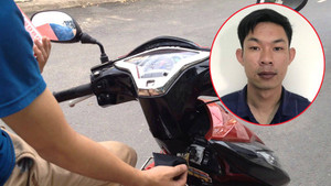 Miệng hỏi mua xe, tay rút dao đâm nhân viên rồi cướp xe tẩu thoát