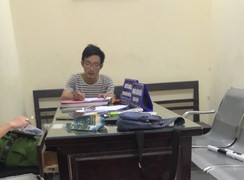 Bỏ xe máy chạy bộ, tên trộm bị CSGT Hà Nội quật ngã, bắt giữ