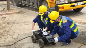 Hà Nội dùng robot 'siêu âm' lòng cống