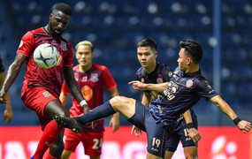 Xuân Trường dự bị, Buriram United suýt thua sốc trên sân nhà
