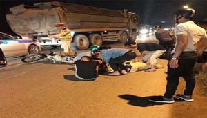 Sức khỏe Thiếu tá CSGT ở Hà Nội bị xe máy tông gục giờ ra sao?