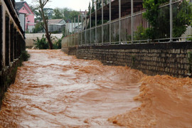 Clip: Đà Lạt ngập nặng sau trận mưa lớn