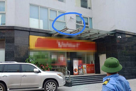 Bé trai 4 tuổi rơi từ tầng 11: Công an thông tin sự việc