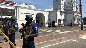 Xe bom khủng bố nổ tan tành khi cảnh sát Sri Lanka tìm cách phá bom