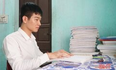 Cậu học trò khiếm thị Hà Tĩnh giành học bổng 2,2 tỷ đồng và mơ ước thành nhà tâm lý học
