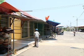 Tạm dừng thu phí thuê mặt bằng của tiểu thương cảng du lịch Cửa Đại