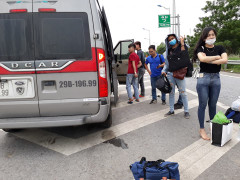 Xe 'dù' treo biển Mỹ Đình - Yên Bái, ném hành lý rồi đuổi khách xuống giữa đường