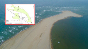 Cồn cát dài cả cây số nổi lên giữa biển Hội An đang bồi, xói ngày một phức tạp