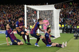 Lionel Messi nhận 'bão' lời khen sau màn trình diễn chói sáng hạ Liverpool