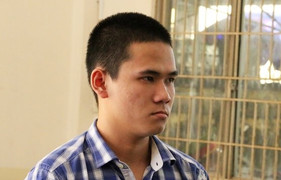 11 lần giở trò đồi bại với 2 bé gái, lĩnh án 18 năm tù