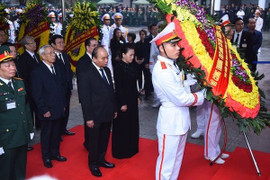 Video: Đoàn lãnh đạo Đảng, Nhà nước viếng Đại tướng Lê Đức Anh