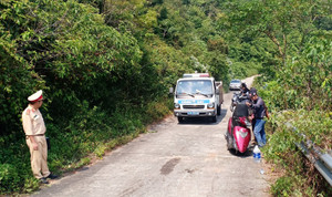 Hai sinh viên Đà Nẵng thương vong khi chạy xe khám phá núi Sơn Trà