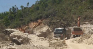 Phản đối doanh nghiệp khai thác đất trái phép, một người phụ nữ thiệt mạng