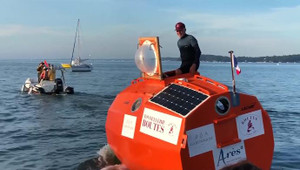 Cụ ông 70 tuổi một mình vượt Đại Tây Dương chỉ bằng chiếc thùng tự chế