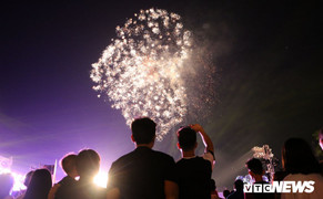 Video: Mãn nhãn với màn pháo hoa chào mừng 65 năm chiến thắng Điện Biên Phủ