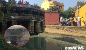 Xuống cấp từng ngày, biểu tượng 4 thế kỷ ở phố cổ Hội An vẫn mòn mỏi chờ phương án trùng tu