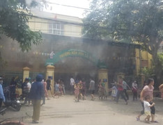 Lửa bùng cháy tại trường mầm non, phụ huynh giữa trưa phá cửa lao vào sơ tán gần 400 học sinh