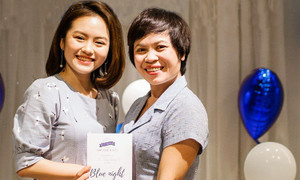 Người mẹ cho con học trường làng dù được 3 học bổng Mỹ