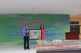 Phó Viện trưởng VKSND Tối cao gửi quà tặng cho 'nhà báo quốc tế' Lê Hoàng Anh Tuấn tại lễ tri ân trường cũ?