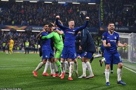 Chelsea, Arsenal thắng lớn, bóng đá Anh chứng kiến điều chưa từng có