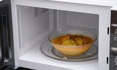 8 loại thực phẩm không nên hâm nóng