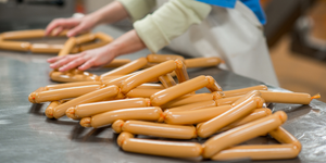 Virus tả lợn châu Phi có thể tồn tại trong xúc xích đến gần 3 năm