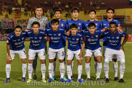 Phung phí cơ hội, đội bóng của Văn Lâm bị đội hạng 2 loại cay đắng