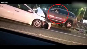 Ô tô 'điên' lao vào người đi bộ, 3 người chết tại chỗ