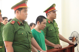 Tài xế dùng bằng giả lái xe khách tông chết 2 bé gái ở Bình Dương lĩnh 9 năm tù