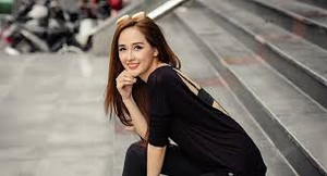 Bị đồn là đại gia hàng không, sở hữu xe sang, Hoa hậu Mai Phương Thúy nói gì?