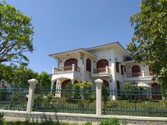 Chưa đủ điều kiện chuyển nhượng, vợ nguyên Bí thư Tỉnh ủy Quảng Nam vẫn được cấp đất 'vàng'